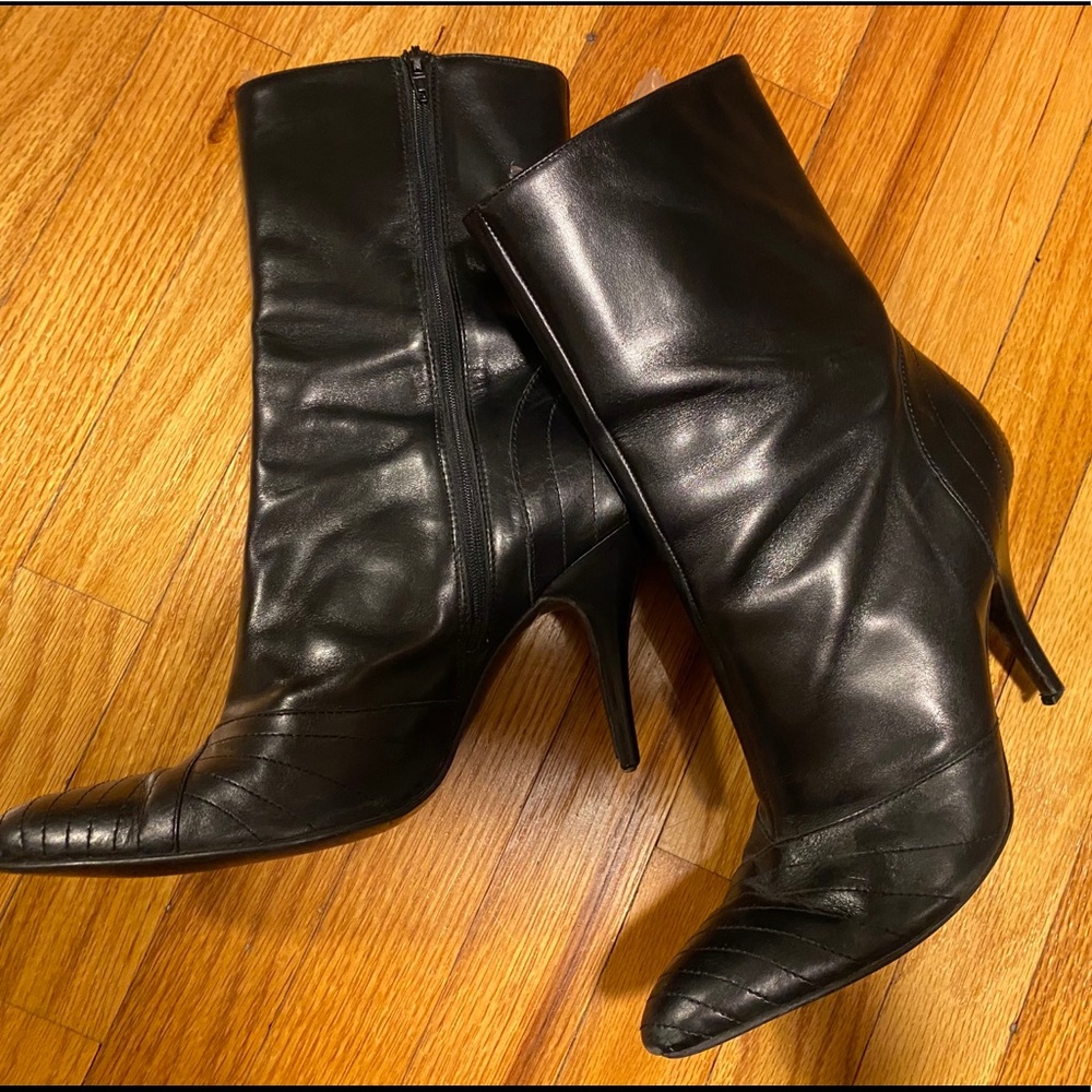 BGBGirls heeled leather boots with stitching